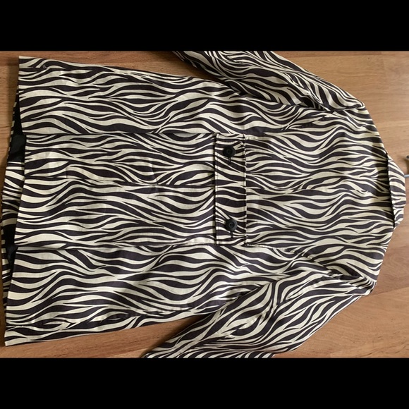 Woman’s jacket - Picture 3 of 5